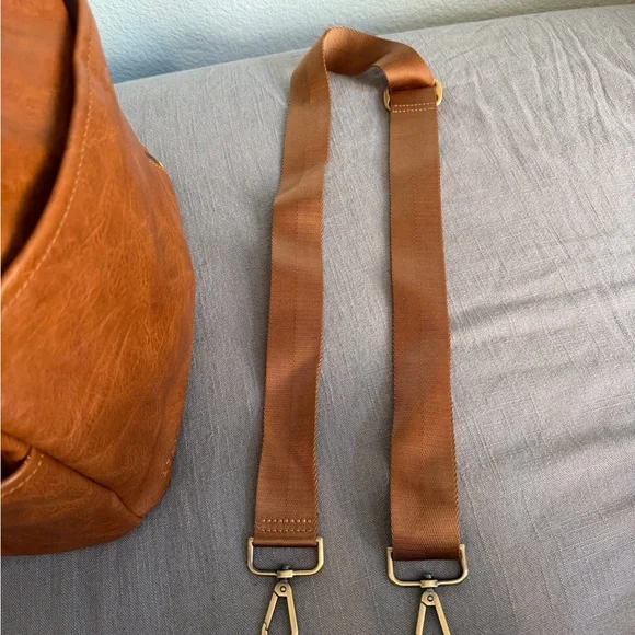 La Mere Vegan Leather Backpack Original - Picture 7 of 13